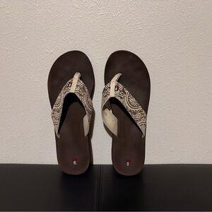 Tommy Hilfiger Men’s Brown and Cream Flip Flops size 10